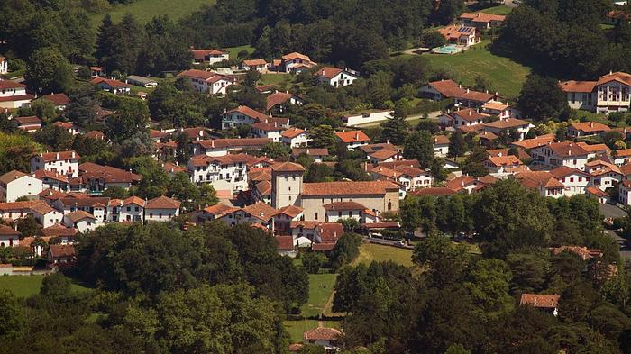 Ascain vue depuis la Rhune