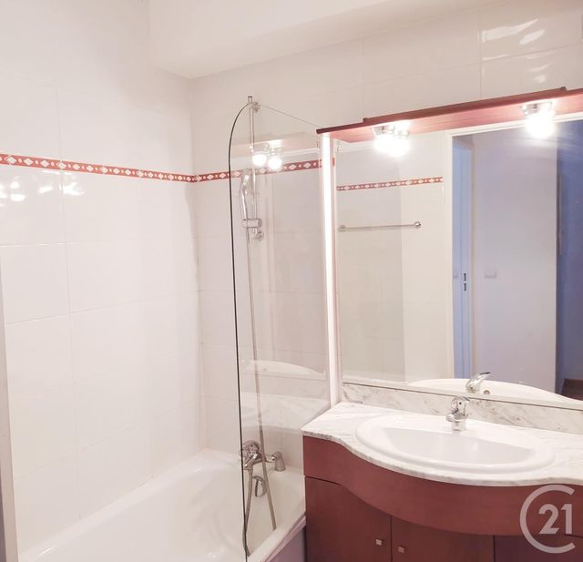 Afficher la photo en grand Appartement F2 à vendre - 2 pièces - 33.12 m2 - ST JEAN DE LUZ - 64 - AQUITAINE - Century 21 Belharra