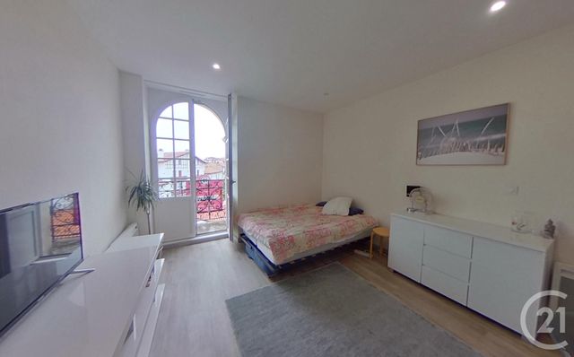 Afficher la photo en grand Studio à vendre - 1 pièce - 27.0 m2 - ST JEAN DE LUZ - 64 - AQUITAINE - Century 21 Belharra