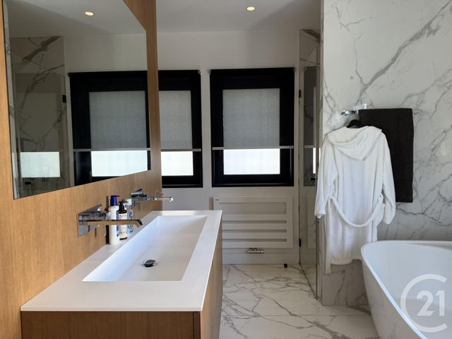 Appartement F3 à vendre - 4 pièces - 81.5 m2 - ST JEAN DE LUZ - 64 - AQUITAINE - Century 21 Belharra