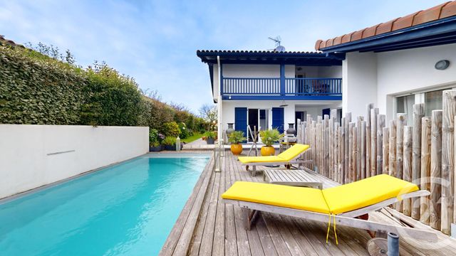 maison à vendre - 8 pièces - 166.0 m2 - ST JEAN DE LUZ - 64 - AQUITAINE - Century 21 Belharra