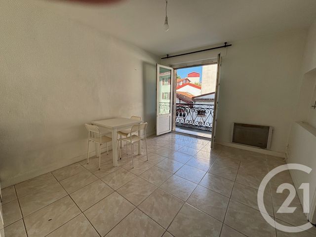 Afficher la photo en grand Appartement T2 à vendre - 2 pièces - 40.06 m2 - URRUGNE - 64 - AQUITAINE - Century 21 Belharra