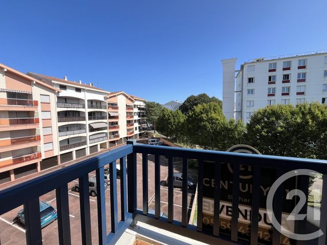 Afficher la photo en grand Appartement T2 à vendre - 2 pièces - 34.4 m2 - ST JEAN DE LUZ - 64 - AQUITAINE - Century 21 Belharra
