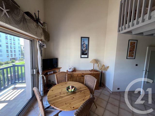 Afficher la photo en grand Appartement T2 à vendre - 2 pièces - 34.4 m2 - ST JEAN DE LUZ - 64 - AQUITAINE - Century 21 Belharra