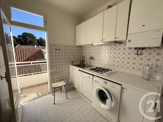 Afficher la photo en grand Appartement F3 à vendre - 3 pièces - 56.08 m2 - ST JEAN DE LUZ - 64 - AQUITAINE - Century 21 Belharra