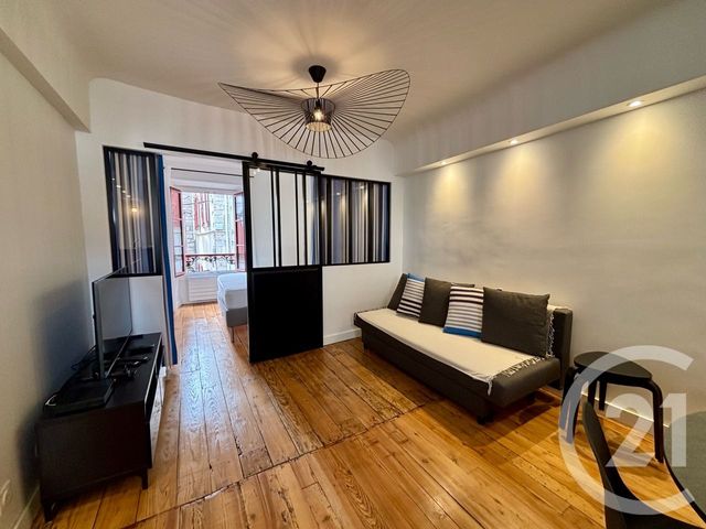 Afficher la photo en grand Appartement F2 à louer - 2 pièces - 38.3 m2 - ST JEAN DE LUZ - 64 - AQUITAINE - Century 21 Belharra