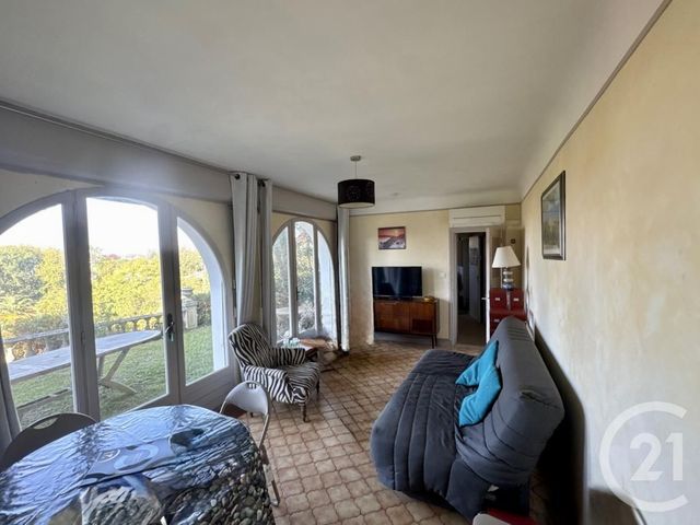 Afficher la photo en grand Appartement F2 bis à louer - 3 pièces - 46.97 m2 - ST JEAN DE LUZ - 64 - AQUITAINE - Century 21 Belharra