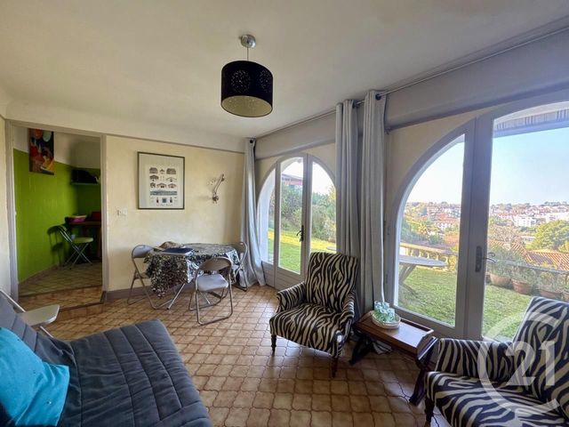 Afficher la photo en grand Appartement F2 bis à louer - 3 pièces - 46.97 m2 - ST JEAN DE LUZ - 64 - AQUITAINE - Century 21 Belharra