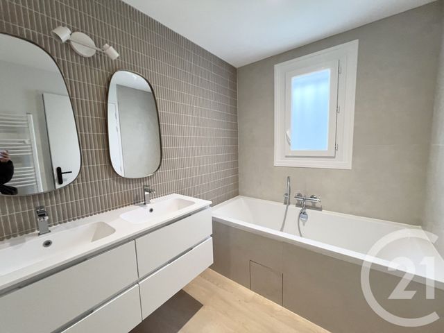 Appartement T4 à vendre - 4 pièces - 120.08 m2 - ST JEAN DE LUZ - 64 - AQUITAINE - Century 21 Belharra