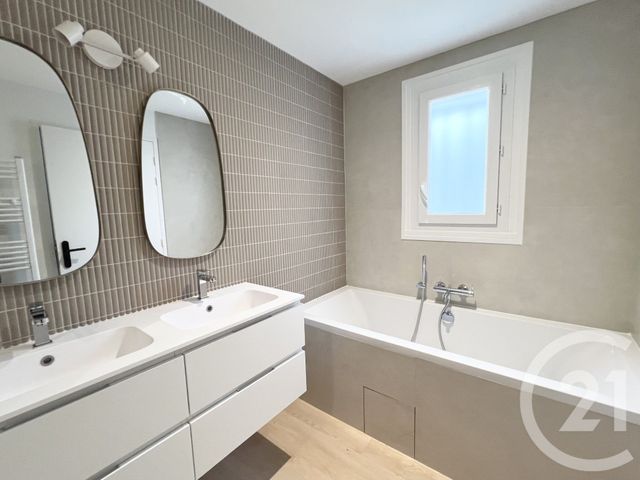 Appartement T4 à vendre - 4 pièces - 120.08 m2 - ST JEAN DE LUZ - 64 - AQUITAINE - Century 21 Belharra