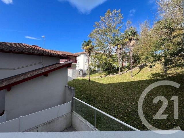 Afficher la photo en grand Appartement T4 à vendre - 4 pièces - 92.97 m2 - ST JEAN DE LUZ - 64 - AQUITAINE - Century 21 Belharra