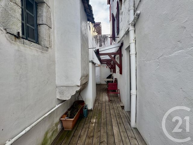 Appartement T3 à louer - 3 pièces - 63.9 m2 - ST JEAN DE LUZ - 64 - AQUITAINE - Century 21 Belharra