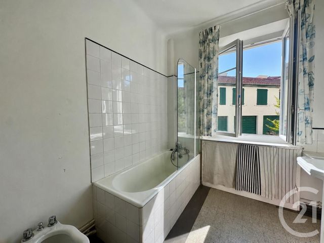 Appartement à louer - 3 pièces - 80.5 m2 - ST JEAN DE LUZ - 64 - AQUITAINE - Century 21 Belharra