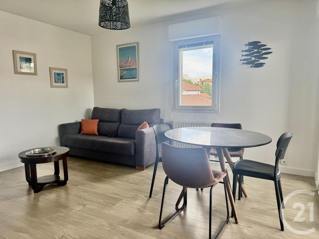 Appartement T2 à louer - 2 pièces - 41.9 m2 - ST JEAN DE LUZ - 64 - AQUITAINE - Century 21 Belharra
