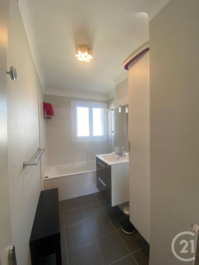 Appartement à louer - 3 pièces - 60.97 m2 - ST JEAN DE LUZ - 64 - AQUITAINE - Century 21 Belharra